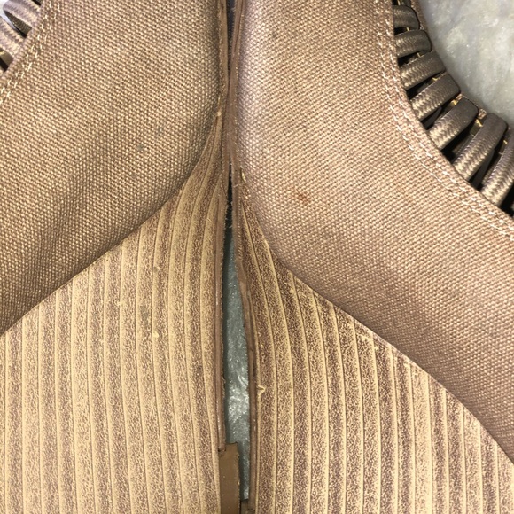 MIA Wedges - Picture 2 of 6